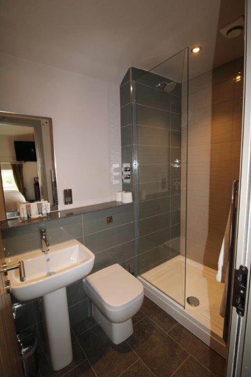 Rooms @ The Dolau Inn نيو كي المظهر الخارجي الصورة
